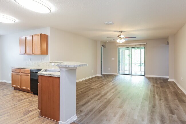 Foto del edificio - 674 Chatham Walk Dr