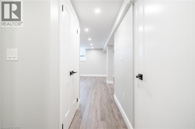 Building Photo - 5482 Randolph Crescent