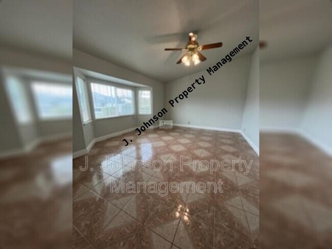 Foto del edificio - 1144 May Ave