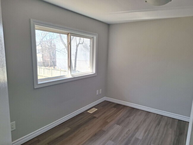 Building Photo - CONTINENTAL TOWNHOMES