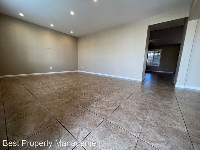 Building Photo - 4 br, 2 bath House - 1886 Ventura Dr