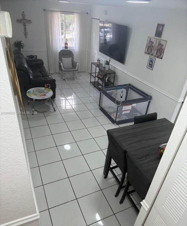 Foto del edificio - 3514 W 76th St