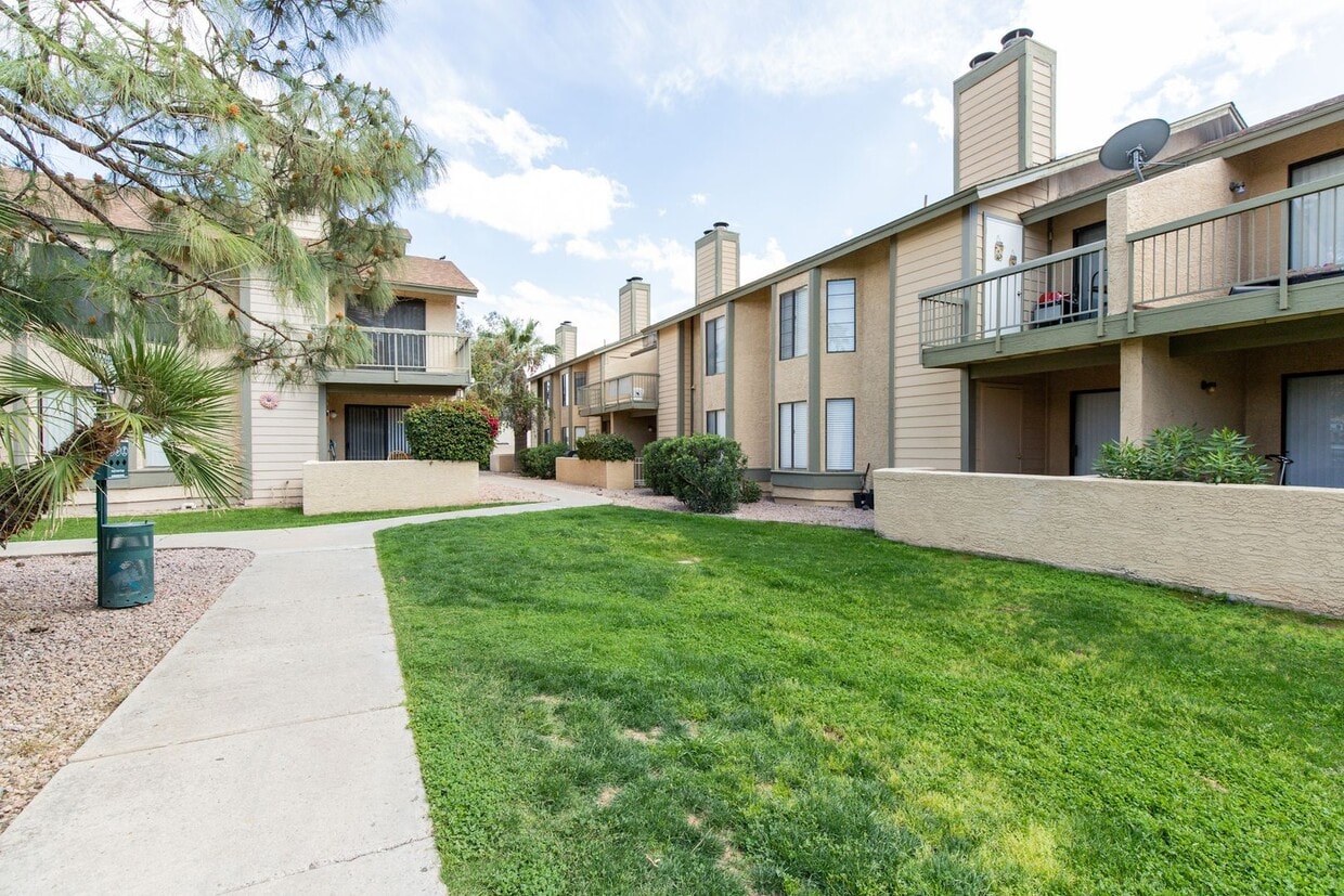 Primary Photo - Beautiful 2 bedroom 2 bathroom with privat...