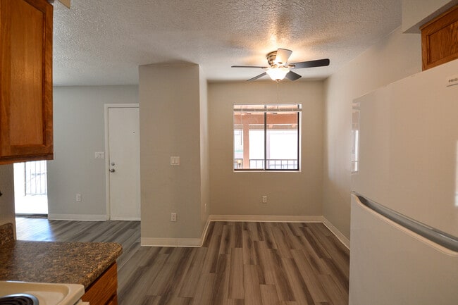 Building Photo - 1327 Ortiz Dr SE