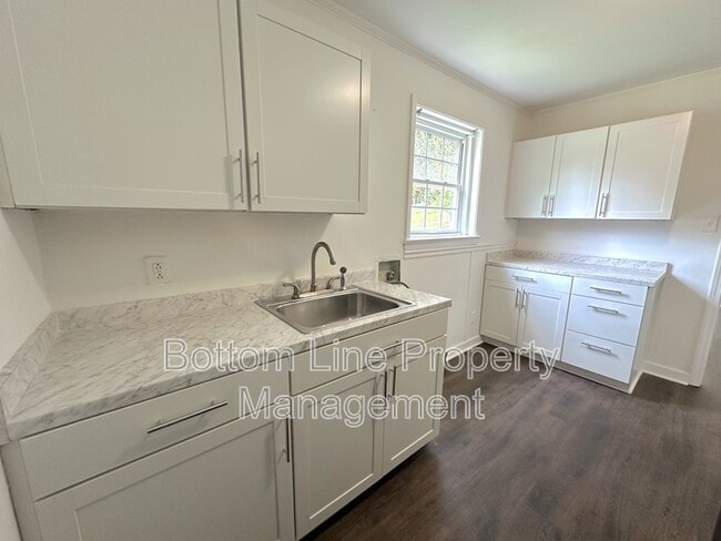 Building Photo - 2516 Marlowe Ave