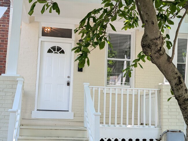 Foto del edificio - 636 Lamont St NW