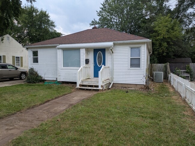 Building Photo - 127 pleasant Ave