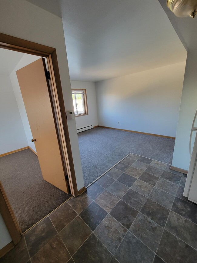 Building Photo - 6521
