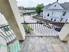 Building Photo - 1421 Bremond St