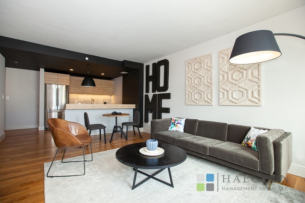 Foto principal - 968 60th St