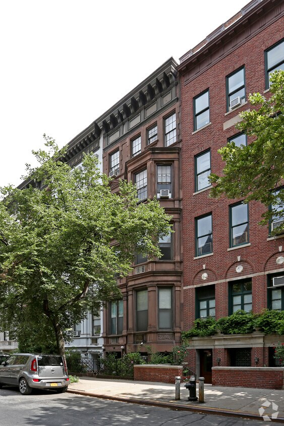 Foto principal - 35 W 75th St
