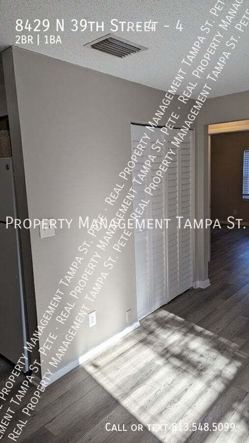 Foto del edificio - 8429 N 39th St