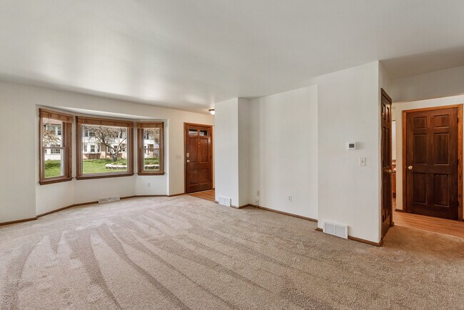 Foto del edificio - 5241 N Mohawk Ave