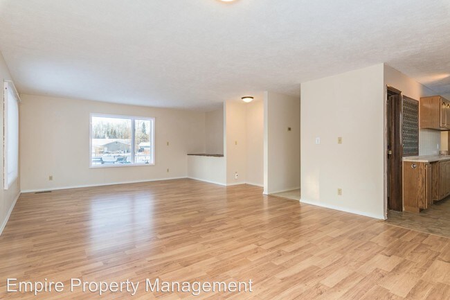 Building Photo - 4 br, 2.5 bath House - 1348 Benshoof Drive