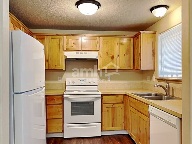 Foto del edificio - 2144 E Third Street