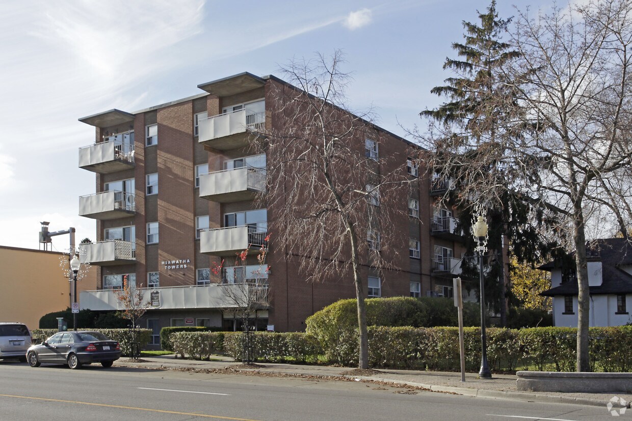 Primary Photo - Hiawatha Towers