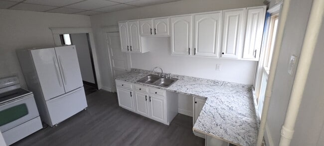 Photo - 3714 S Salina St House