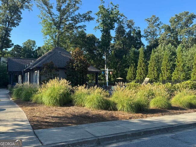 Foto del edificio - 3373 Shoals Ridge Dr