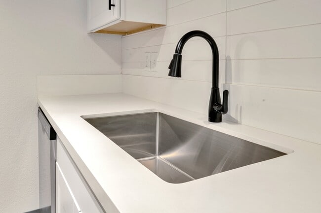 Building Photo - Park Place Apartments