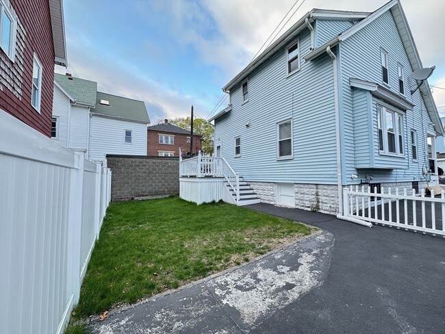 Building Photo - 36 Wolcott St