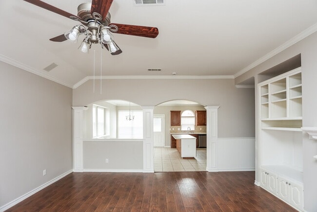 Building Photo - 4520 Chesapeake Bay Dr