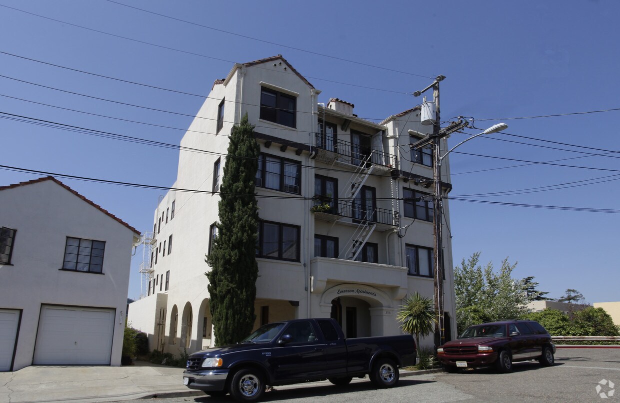 Building Photo - 3719 Emerson St