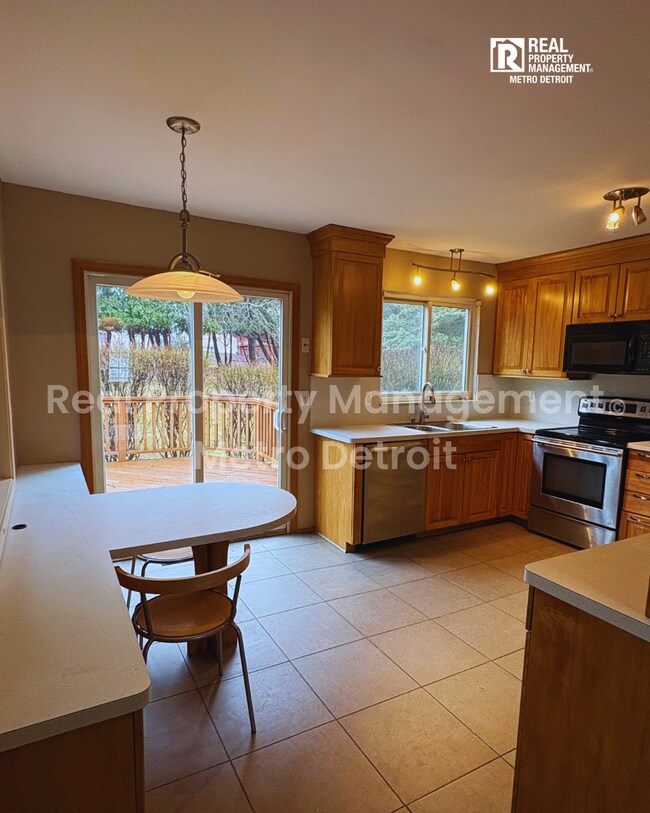 Foto del edificio - SPRING INTO YOUR NEW HOME