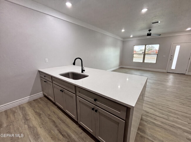 Foto del edificio - 10371 Manzana Rd