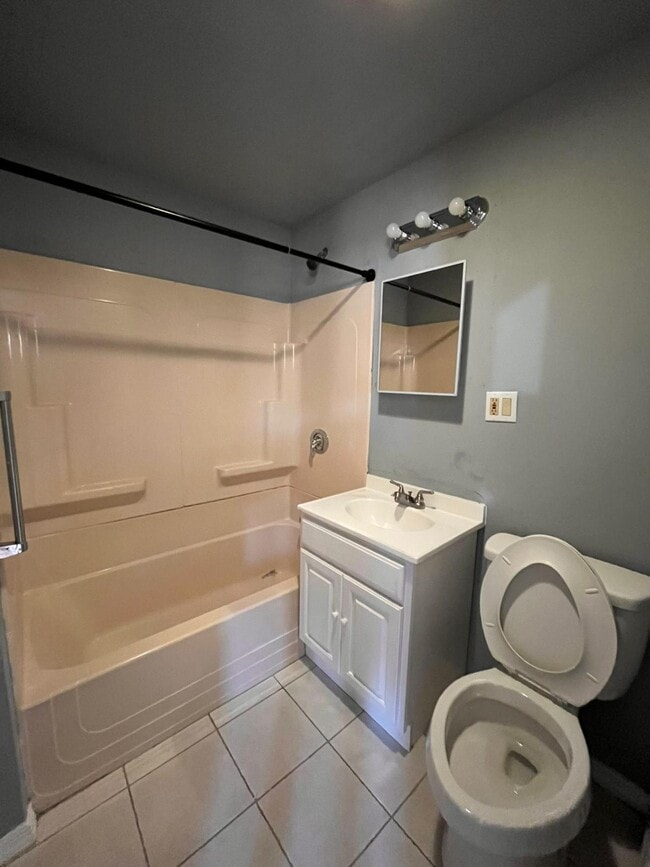 Building Photo - 68 W 53rd St