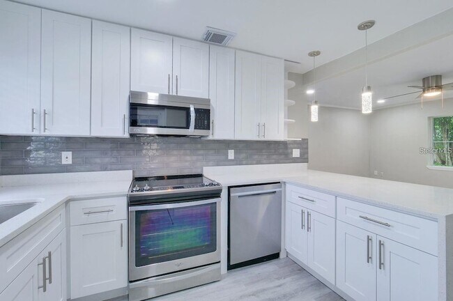 Foto del edificio - 976 W Fairbanks Ave