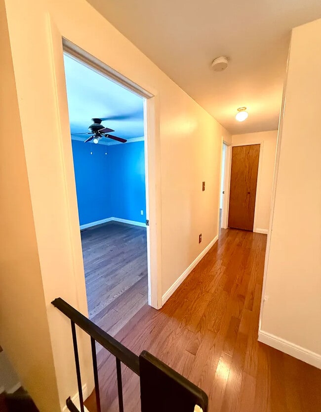 Building Photo - 3245 Parker Dr