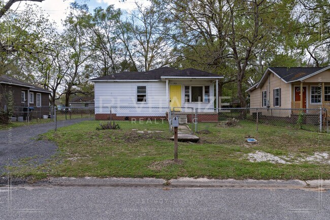 Building Photo - **HALF-OFF FIRST MONTH'S RENT!** Beautiful...