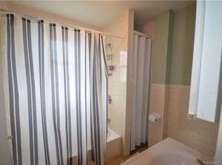 Building Photo - 258 Rakoczy Ave