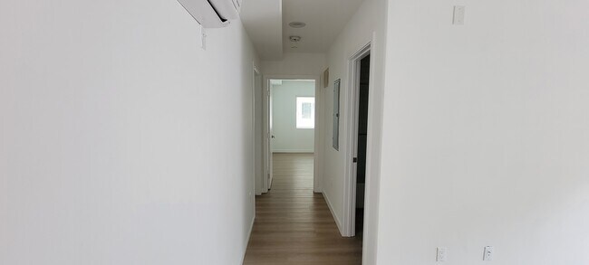 Foto del edificio - 12017 Bradfield Ave