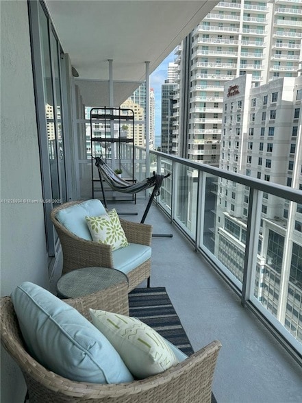 Photo - 79 SW 12th St