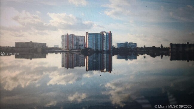 Foto del edificio - 1160 NE 191st St