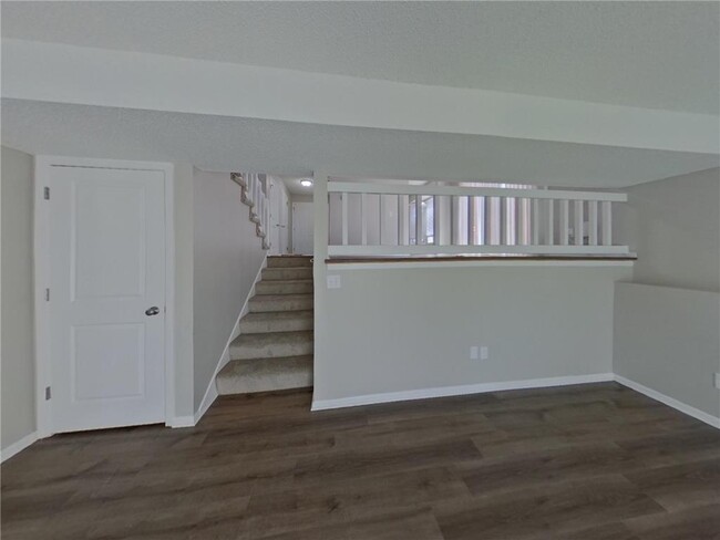 Foto del edificio - 1444 Willow Creek Ln