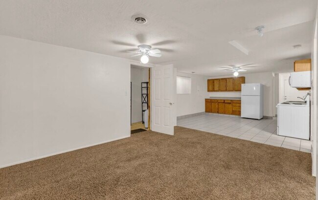 Foto del edificio - 2321 Harvest Ln