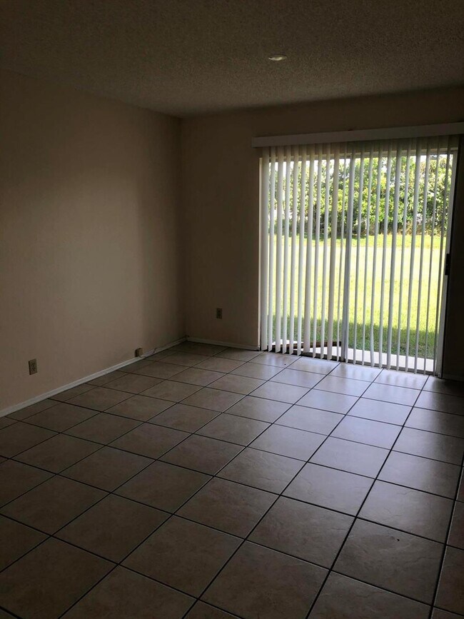 Foto del edificio - 1742 SE North Buttonwood Dr