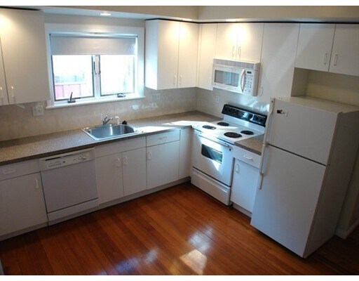 Foto del edificio - 64 Newcomb St