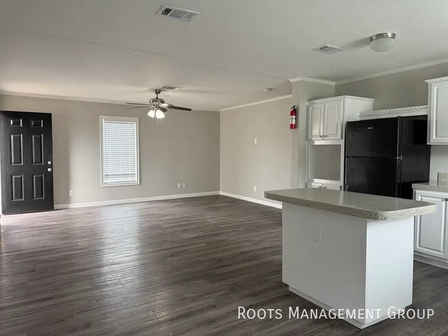 Building Photo - 15927 Clarke Springs Dr