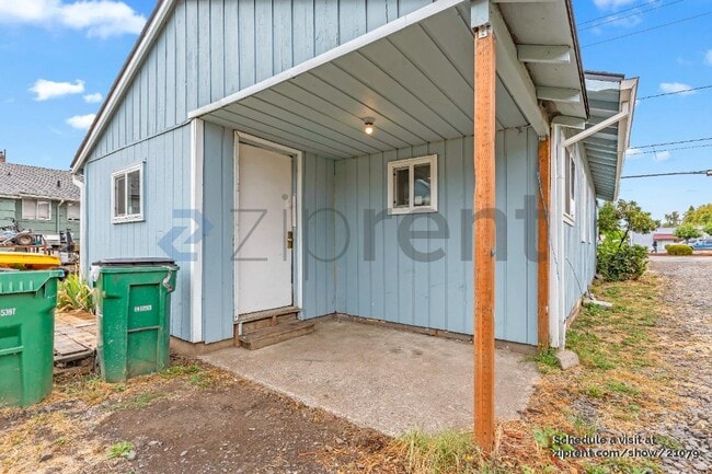 Building Photo - 2820 19th Ave