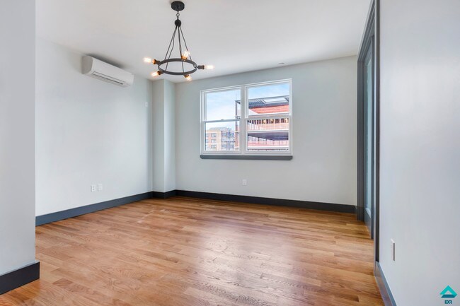 Building Photo - 34 Melrose St