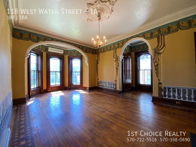 Building Photo - Beautiful, large 1-2 bedroom apartment!