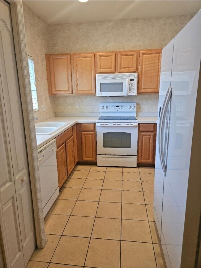 Building Photo - 13050 Tigers Eye Dr