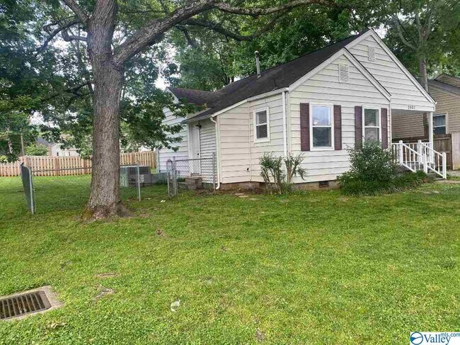 Building Photo - 2807 Overton Rd SW