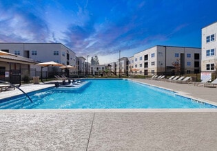 Building Photo - Walnut Springs