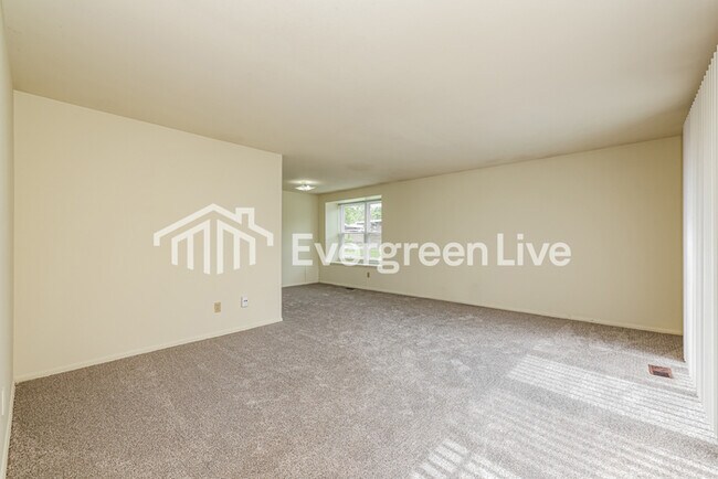 Foto del edificio - 5664 Troy Villa Blvd