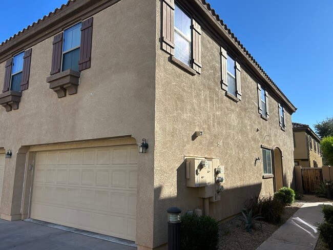 Foto del edificio - 8111 W Lynwood St