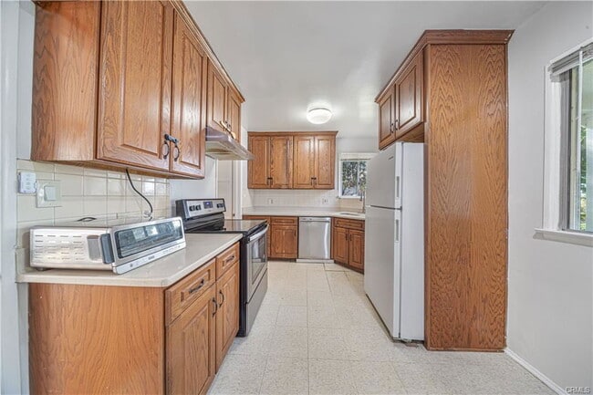 Foto del edificio - 3388 Rosewood Ave